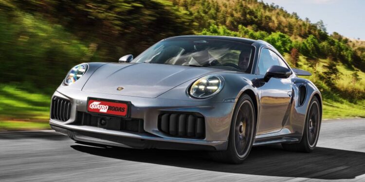 Teste: Porsche 911 Turbo S tem desempenho de supercarro pela metade do preço