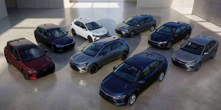 Chevrolet Onix e Onix Plus 2027 estreiam com motor a etanol e volta da versão Activ